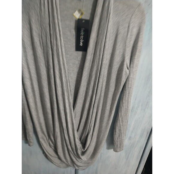 Free To Live V neck Cowl Long Sleeve Top Nwt Gray Small Comfy Classy - Picture 2 of 9